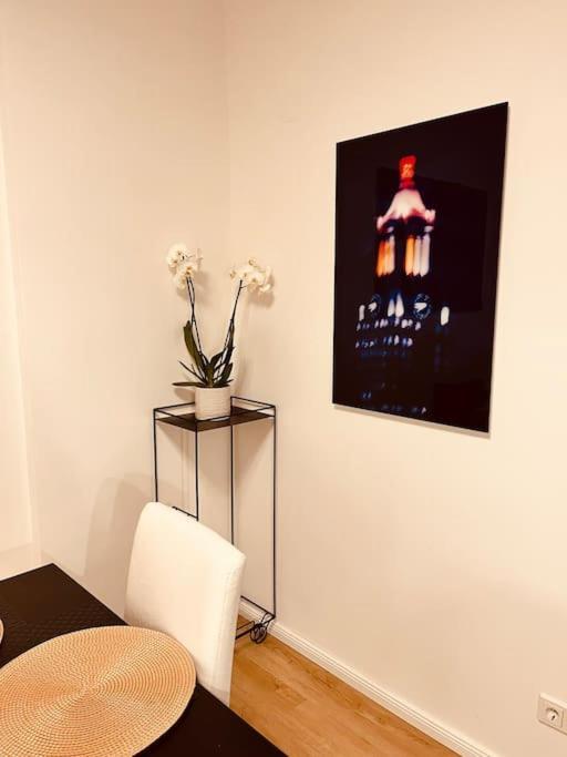 Raum2Go - No1 Modernes Ruhiges 2-Schlafzimmer Apartment City & Park Wiesbaden Exterior foto